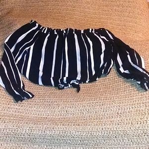 Kendall & Kylie crop top